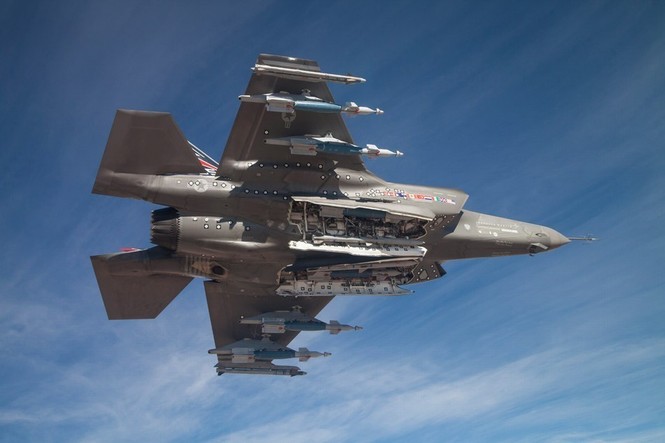 Quân đội Mỹ 'hành hạ' siêu tiêm kích F-35B - ảnh 5