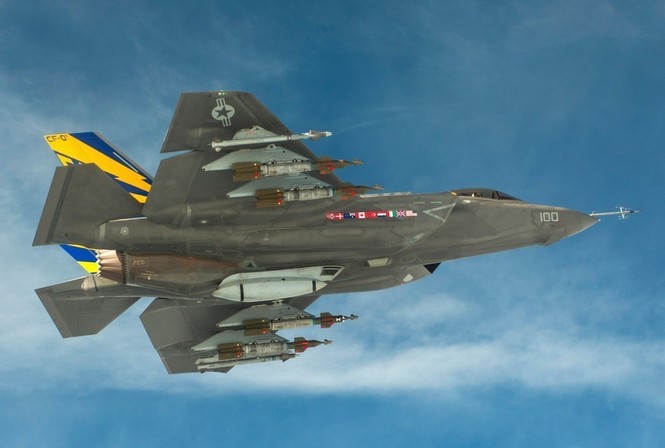 Quân đội Mỹ 'hành hạ' siêu tiêm kích F-35B - ảnh 7