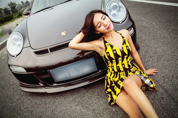 Mỹ nhân lả lơi khoe sắc bên 'thần gió' Porsche 911 GT3 - ảnh 8