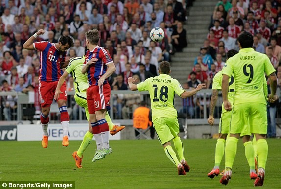 Bayern vs Barca (3-2): 'Hùm xám' lực bất tòng tâm - ảnh 16