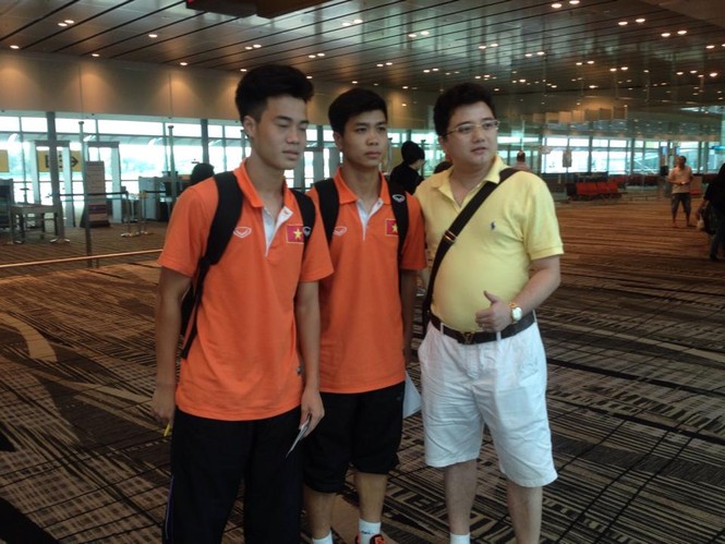 U23 Việt Nam được hâm mộ ở Singapore - ảnh 3