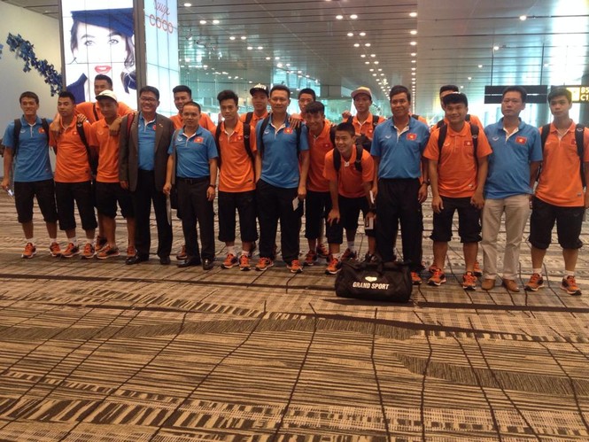 U23 Việt Nam được hâm mộ ở Singapore - ảnh 1