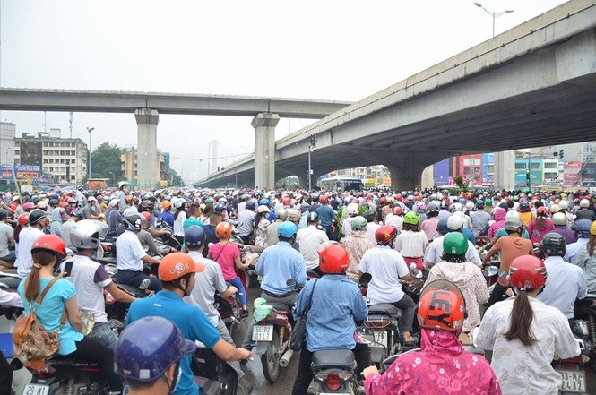 Hà Nội: Ùn tắc kinh hoàng đường vành đai, giao thông hỗn loạn - ảnh 11