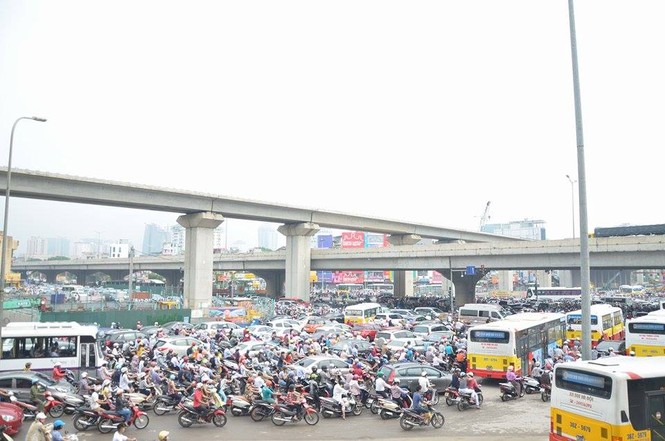 Hà Nội: Ùn tắc kinh hoàng đường vành đai, giao thông hỗn loạn - ảnh 16
