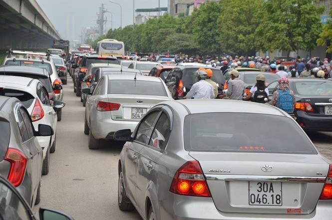 Hà Nội: Ùn tắc kinh hoàng đường vành đai, giao thông hỗn loạn - ảnh 5