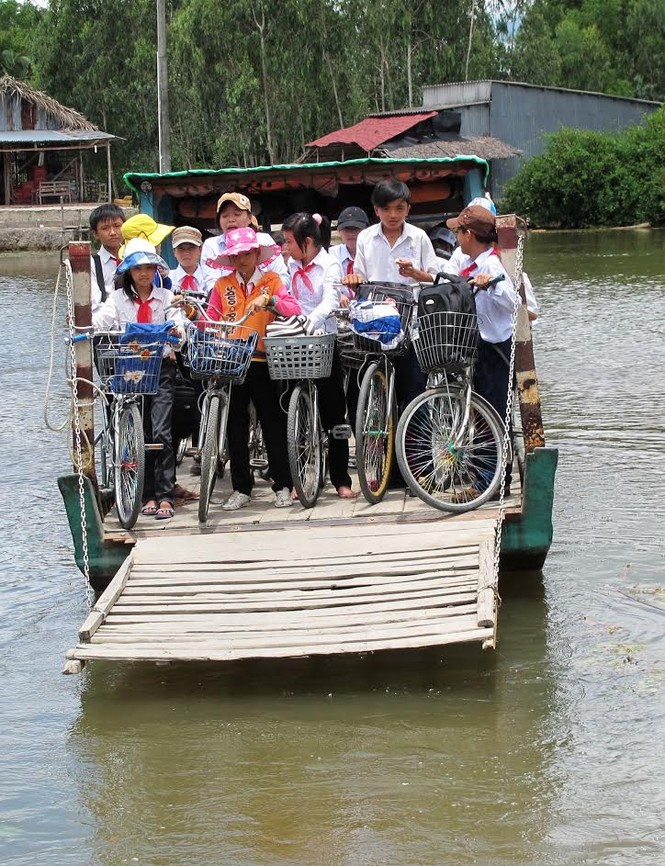Chủ tịch nước đánh trống khai giảng năm học mới - ảnh 12