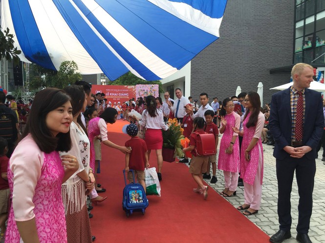 Chủ tịch nước đánh trống khai giảng năm học mới - ảnh 33