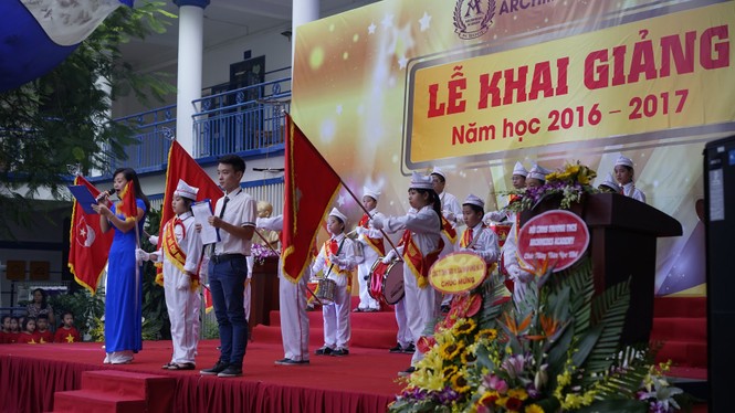 Chủ tịch nước đánh trống khai giảng năm học mới - ảnh 26