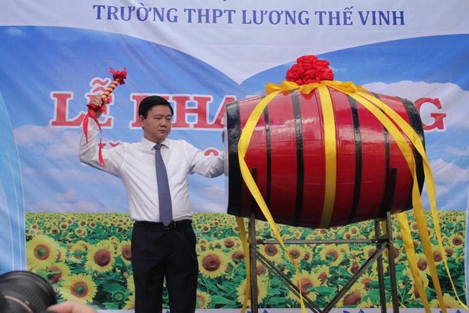 Chủ tịch nước đánh trống khai giảng năm học mới - ảnh 8