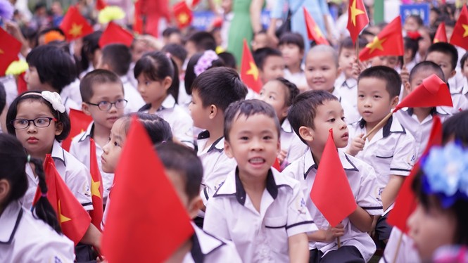Chủ tịch nước đánh trống khai giảng năm học mới - ảnh 28
