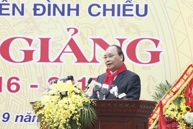 Chủ tịch nước đánh trống khai giảng năm học mới - ảnh 19