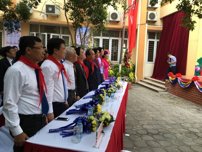Chủ tịch nước đánh trống khai giảng năm học mới - ảnh 44