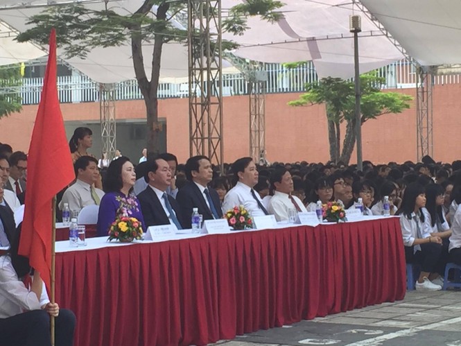 Chủ tịch nước đánh trống khai giảng năm học mới - ảnh 38