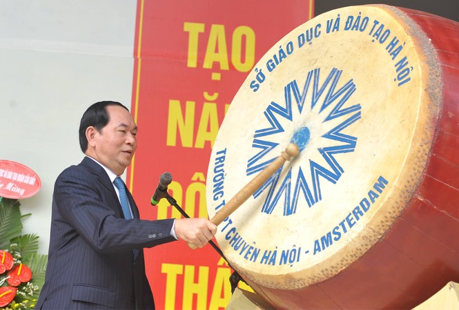 Chủ tịch nước đánh trống khai giảng năm học mới - ảnh 18