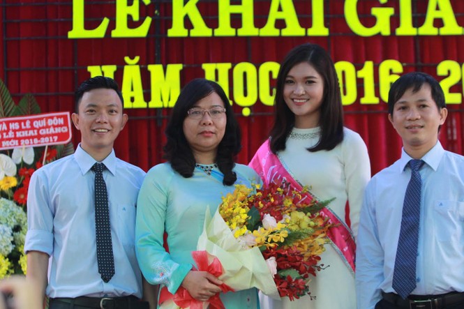 Chủ tịch nước đánh trống khai giảng năm học mới - ảnh 17