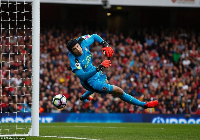 Arsenal thắng nhờ quả penalty ở phút bù giờ - ảnh 7