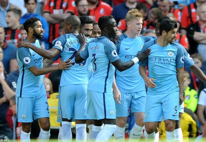 Thắng đậm Bournemouth, Man City độc chiếm ngôi đầu - ảnh 1
