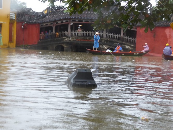 Hội An ngập lụt - ảnh 7