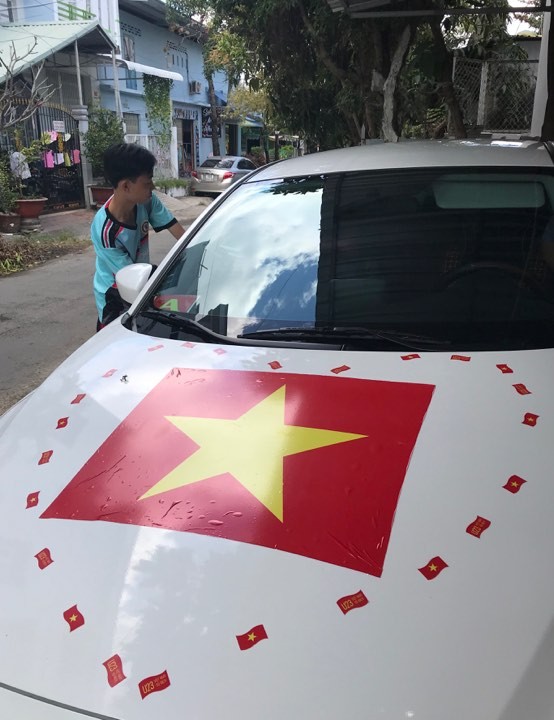 Cổ động viên ngồi xe lăn, truyền máu vẫn cuồng nhiệt cổ vũ U23 Việt Nam - ảnh 90