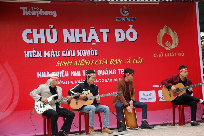 Nồng ấm Chủ nhật Đỏ ở Quảng Trị - ảnh 4