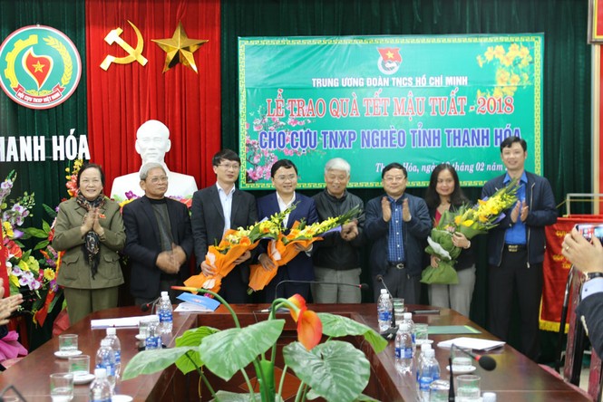 Trung ương Đoàn thăm, tặng quà cho đối tượng chính sách - ảnh 5