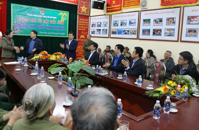 Trung ương Đoàn thăm, tặng quà cho đối tượng chính sách - ảnh 6