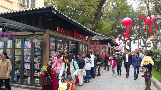 Khai mạc phố sách xuân Mậu Tuất - ảnh 1