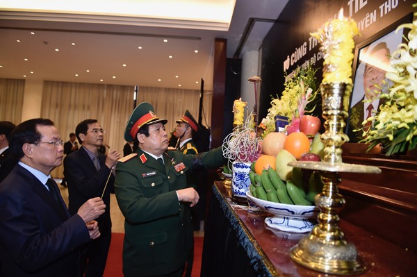 Thương tiếc tiễn đưa nguyên Thủ tướng Phan Văn Khải về đất mẹ - ảnh 3