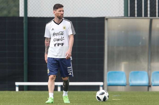 Messi buồn 'hiu hắt' vì đàn em mất World Cup - ảnh 2