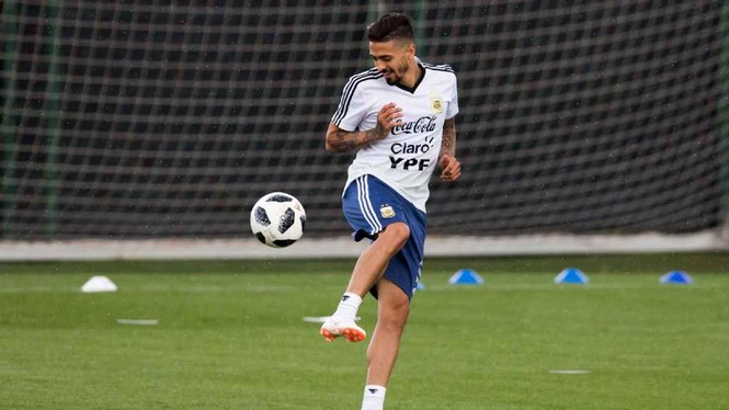 Messi buồn 'hiu hắt' vì đàn em mất World Cup - ảnh 1