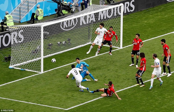 Ghi bàn phút 89, Uruguay thắng toát mồ hôi trước Ai Cập - ảnh 10