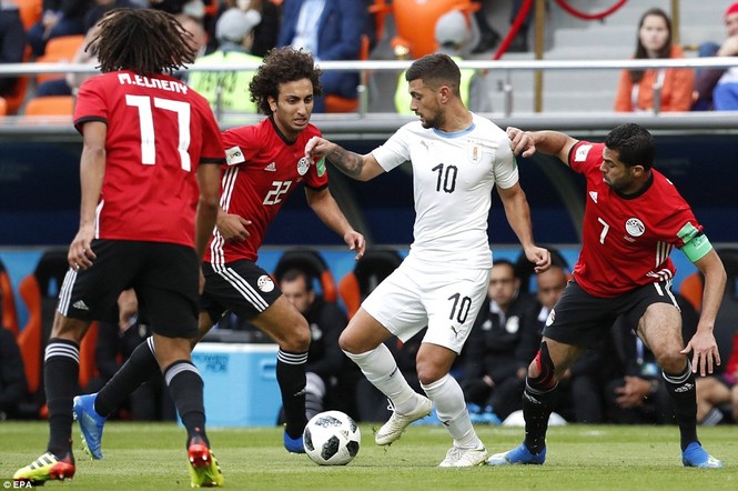 Ghi bàn phút 89, Uruguay thắng toát mồ hôi trước Ai Cập - ảnh 12