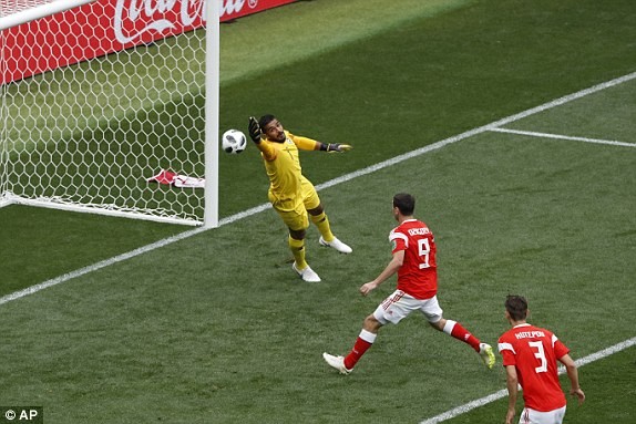 Đánh giá từng cầu thủ Nga, Cheryshev bị chê đá dở - ảnh 2