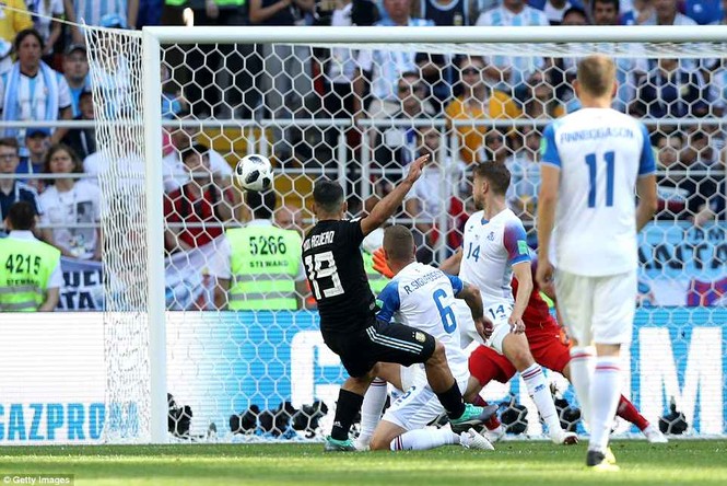 Messi đá hỏng phạt đền, Argentina bị Iceland cầm hòa - ảnh 16