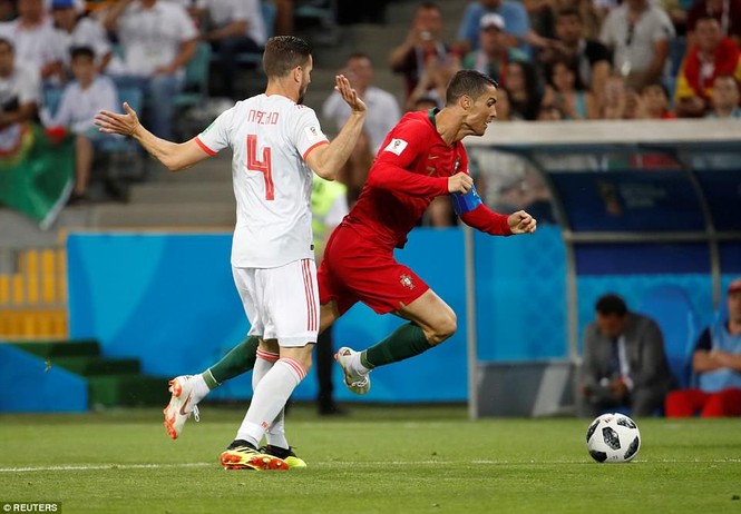 BÌNH LUẬN Cristiano Ronaldo: Vạn lý độc hành - ảnh 2