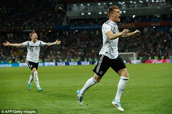 Toni Kroos ghi tuyệt phẩm, giải cứu tuyển Đức khỏi 'cửa tử' - ảnh 37