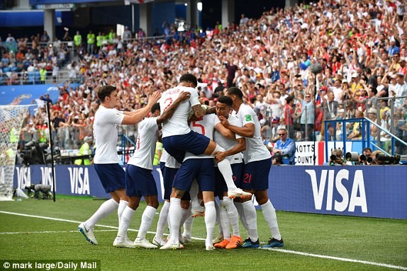 Anh vào vòng 1/8 World Cup sau màn 'dội bom' kinh hoàng - ảnh 19