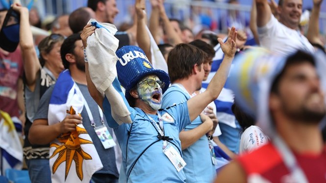 Uruguay thắng '3 sao' chủ nhà Nga, giành ngôi đầu bảng - ảnh 21