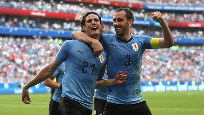 Uruguay thắng '3 sao' chủ nhà Nga, giành ngôi đầu bảng - ảnh 27