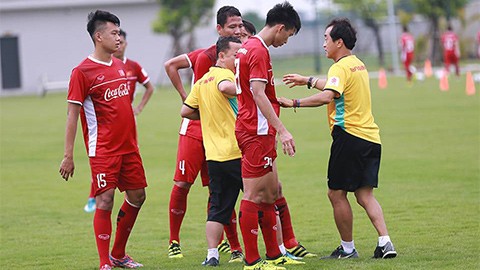 U23 Việt Nam tập đá phạt góc như đội tuyển Anh - ảnh 1