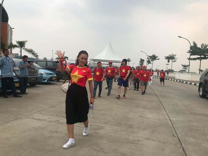Ngàn cung bậc cảm xúc của CĐV Việt Nam ở trận bán kết - ảnh 55