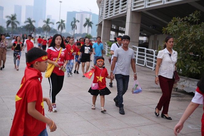 Olympic Việt Nam đã về tới sân bay Nội Bài - ảnh 7