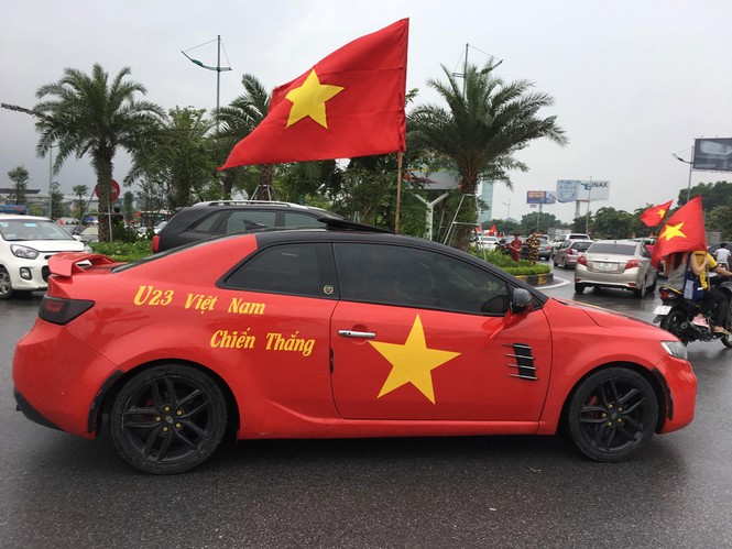 Olympic Việt Nam đã về tới sân bay Nội Bài - ảnh 29