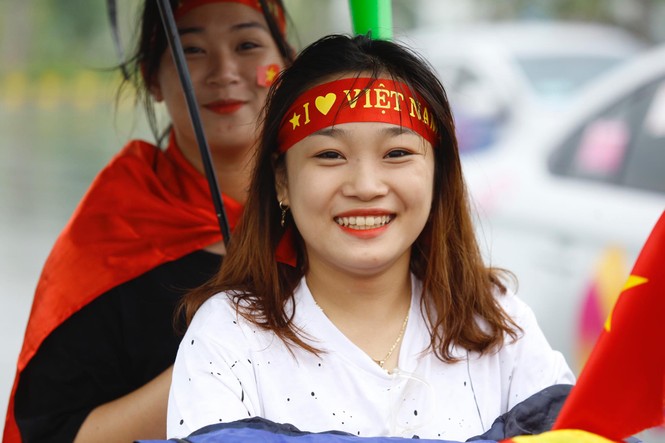 Olympic Việt Nam đã về tới sân bay Nội Bài - ảnh 38
