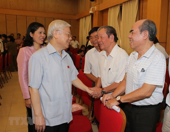 Hình ảnh Tổng Bí thư Nguyễn Phú Trọng tiếp xúc cử tri Hà Nội - ảnh 2