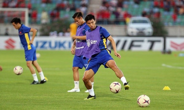 Myanmar vs. Vietnam (0-0, 1st half): Van Duc finished in the ban on image 7
