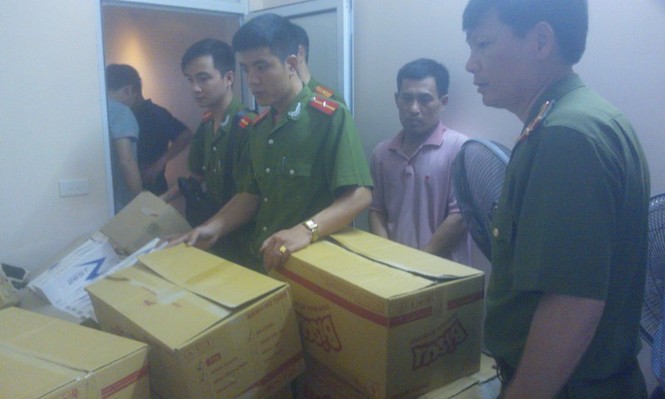 Hà Nội: Bắt giữ 1000 cây thuốc lá lậu - ảnh 1