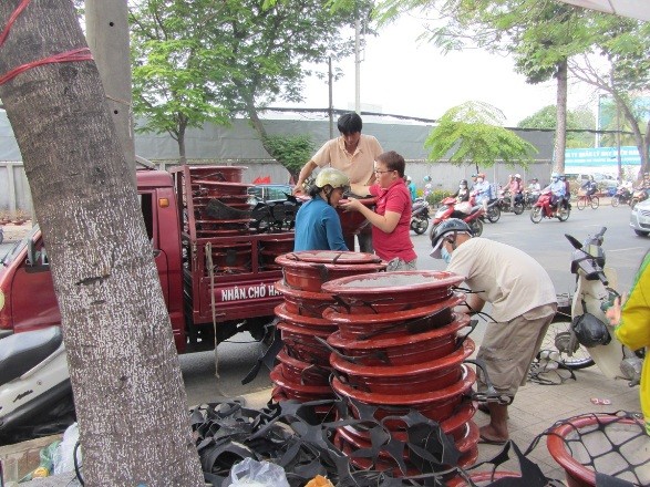 Dịch vụ chở thuê hốt bạc ngày cận Tết - ảnh 2