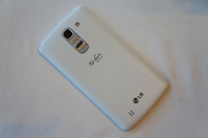 LG G Pro 2: To hơn, mỏng hơn và hấp dẫn hơn - ảnh 2