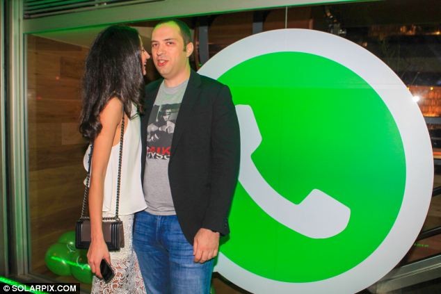 Mark Zukerberg mời PSY ăn mừng thương vụ Whatsapp - ảnh 1